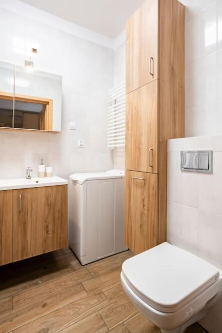 Przytulne M2 W Apartamentowcu Krakow
