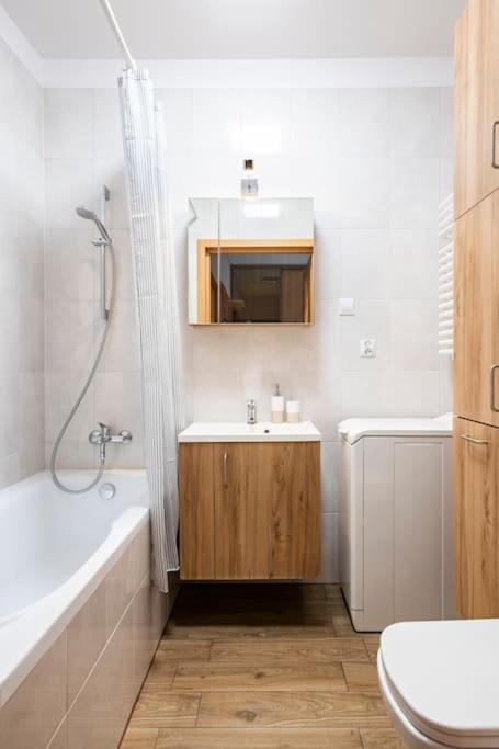 Przytulne M2 W Apartamentowcu * Krakow